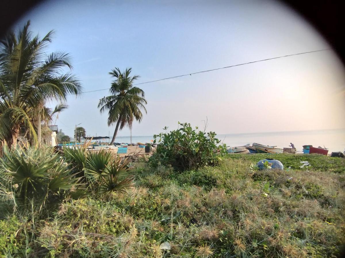 Beach Life Uppuveli Trincomalee Exterior foto