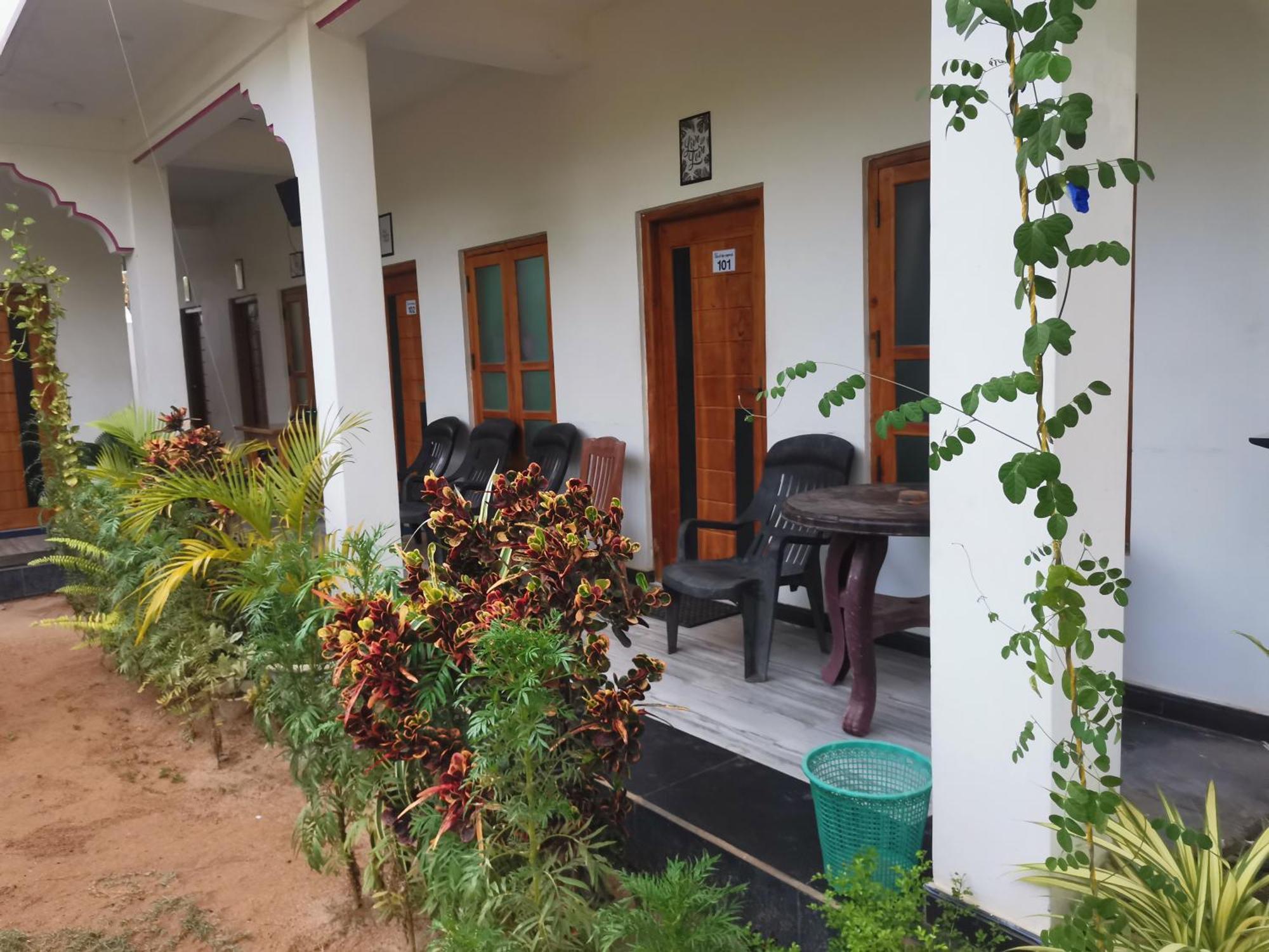 Beach Life Uppuveli Trincomalee Exterior foto